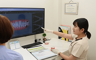 カウンセリング まず症状の内容や要望を詳しくお聞きします。
「過去にどのような治療を受けたか」なども伺います。
※症状によっては、カウンセリングを行わない場合があります。